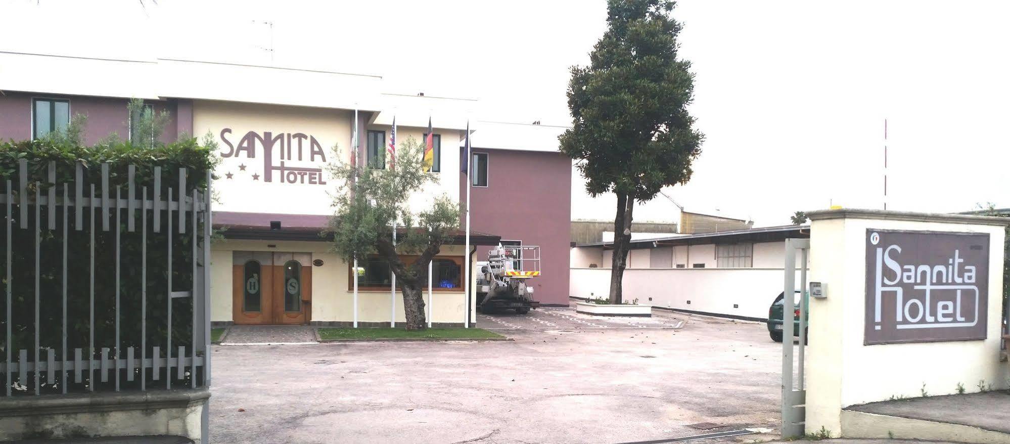 Hotel Sannita Casoria Bagian luar foto